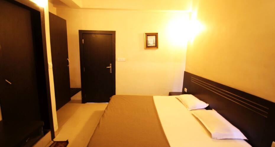 Hotel Safari, Pune 5
